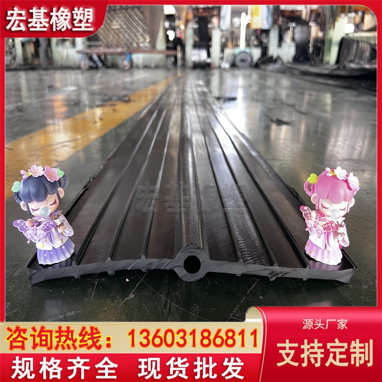 宏基中埋式橡膠止水帶.jpg 宏基中埋式橡膠止水帶.jpg